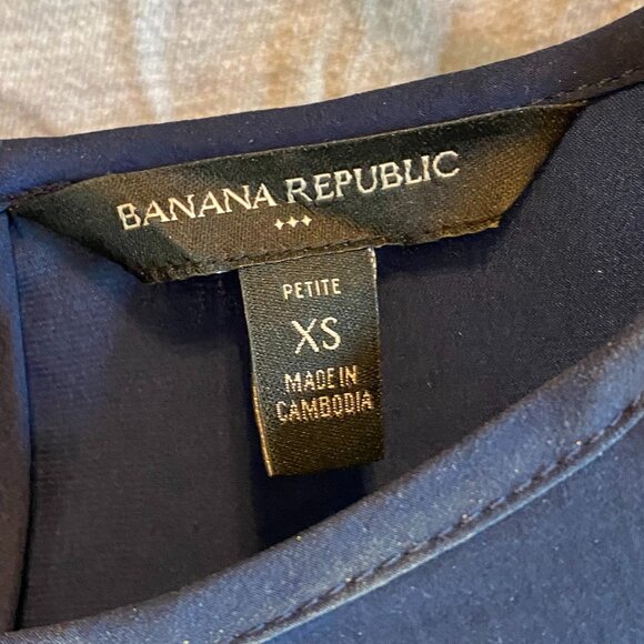Banana Republic Blue Short Sleeve Shirt Blouse Size XS Petite - Picture 2 of 8